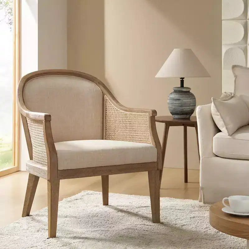 Sessel im Landhausstil aus Rattan und Massivholz