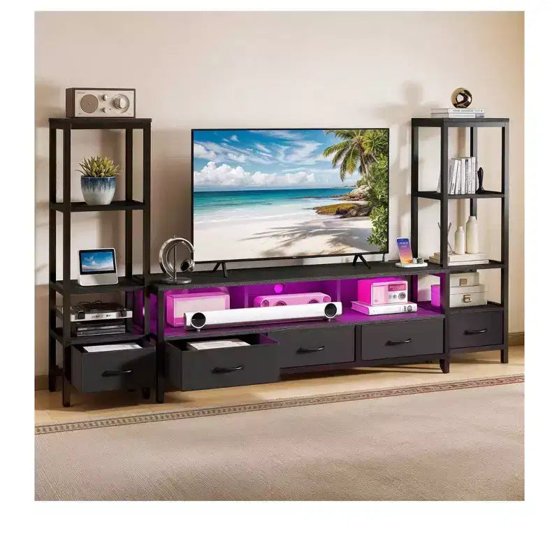 Mueble de TV LED para televisor de 65 pulgadas, centro de entretenimiento con estantes para libros de 4 niveles y tomas de corriente, consola para TV para la sala de estar