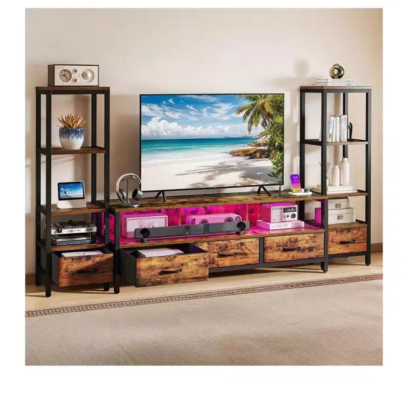 Mueble de TV LED para televisor de 65 pulgadas, centro de entretenimiento con estantes para libros de 4 niveles y tomas de corriente, consola para TV para la sala de estar