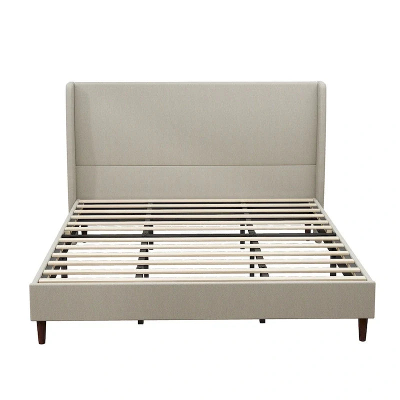 Lit plateforme format King avec pieds en bois massif et support à 12 lattes