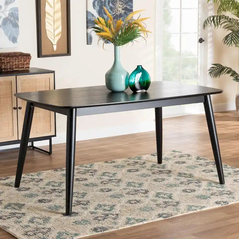 Mesa de comedor de madera con acabado moderno de mediados de siglo
